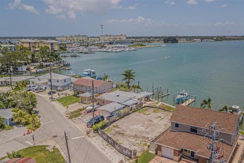 Land in Madeira Beach, Florida № 1848140 - photo 25
