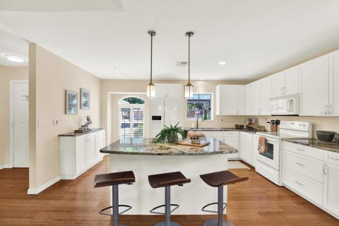 House in San Antonio, Florida 2 bedrooms, 150.87 sq.m. № 2093962 - photo 13