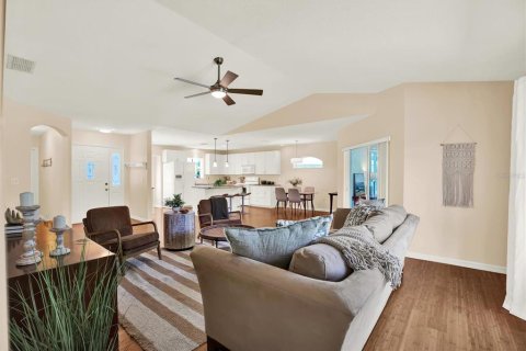 House in San Antonio, Florida 2 bedrooms, 150.87 sq.m. № 2093962 - photo 9