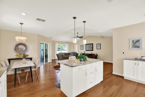 House in San Antonio, Florida 2 bedrooms, 150.87 sq.m. № 2093962 - photo 15