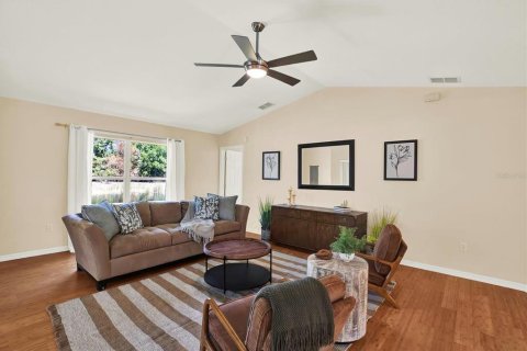 House in San Antonio, Florida 2 bedrooms, 150.87 sq.m. № 2093962 - photo 7