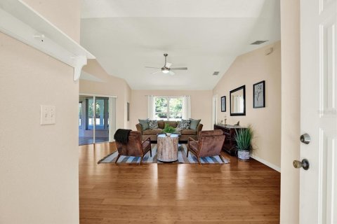 House in San Antonio, Florida 2 bedrooms, 150.87 sq.m. № 2093962 - photo 4