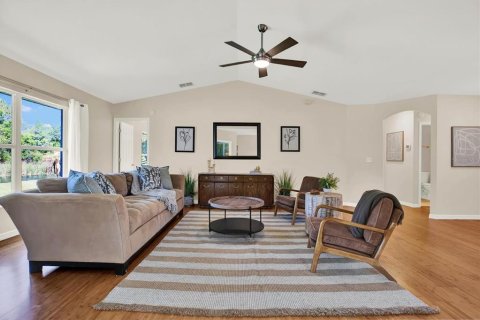 House in San Antonio, Florida 2 bedrooms, 150.87 sq.m. № 2093962 - photo 6