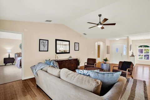 House in San Antonio, Florida 2 bedrooms, 150.87 sq.m. № 2093962 - photo 8