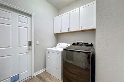 Casa en venta en Winter Haven, Florida, 4 dormitorios, 182.09 m2 № 1798215 - foto 11