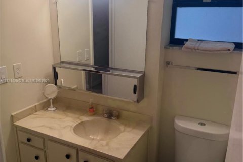 Condo in Pembroke Pines, Florida, 1 bedroom  № 1867216 - photo 22