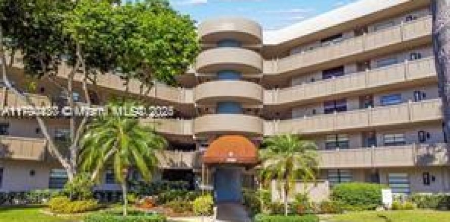 Condo in Pembroke Pines, Florida, 1 bedroom № 1867216