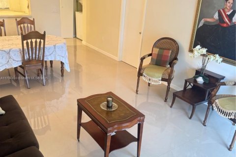 Condo in Pembroke Pines, Florida, 1 bedroom  № 1867216 - photo 4