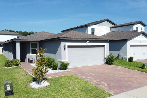 House in Davenport, Florida 4 bedrooms, 156.82 sq.m. № 2219693