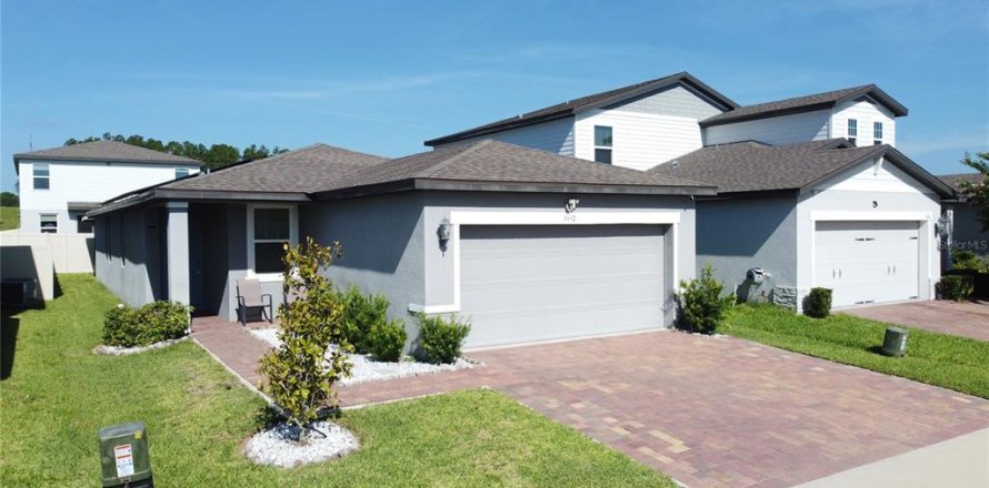 Casa en Davenport, Florida 4 dormitorios, 156.82 m2 № 2219693