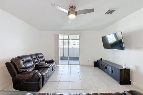 Casa en venta en Davenport, Florida, 4 dormitorios, 156.82 m2 № 2219693 - foto 10