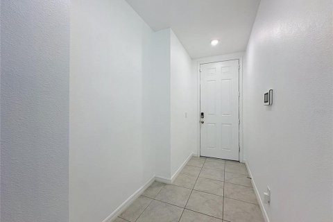 Casa en venta en Davenport, Florida, 4 dormitorios, 156.82 m2 № 2219693 - foto 3