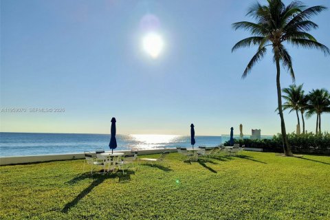 Купить кондоминиум в Саут-Палм-Бич, Флорида 1 спальня, 74.32м2, № 2024752 - фото 23