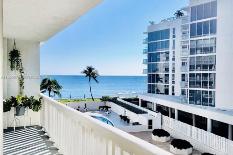 Купить кондоминиум в Саут-Палм-Бич, Флорида 1 спальня, 74.32м2, № 2024752 - фото 15