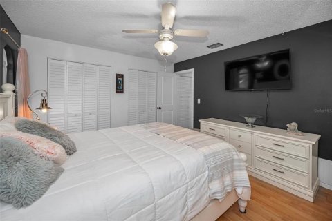 House in Tarpon Springs, Florida 3 bedrooms, 150.13 sq.m. № 1843965 - photo 26