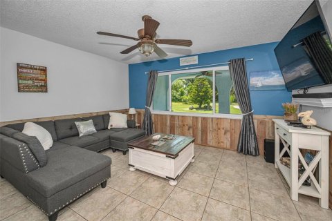 House in Tarpon Springs, Florida 3 bedrooms, 150.13 sq.m. № 1843965 - photo 7
