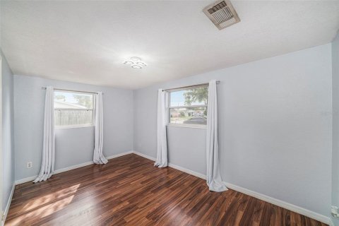 House in Holiday, Florida 3 bedrooms, 102.56 sq.m. № 1918326 - photo 15