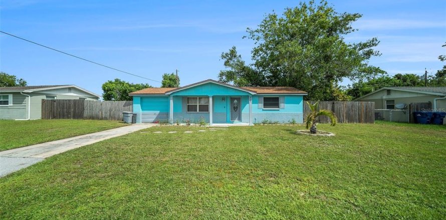 House in Holiday, Florida 3 bedrooms, 102.56 sq.m. № 1918326