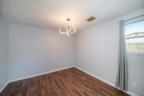 House in Holiday, Florida 3 bedrooms, 102.56 sq.m. № 1918326 - photo 18