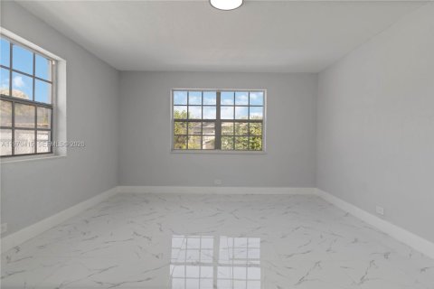 Casa en venta en Miami, Florida, 3 dormitorios, 144.93 m2 № 2032546 - foto 14
