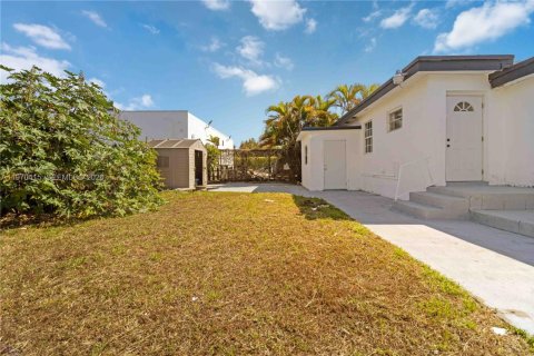 Casa en venta en Miami, Florida, 3 dormitorios, 144.93 m2 № 2032546 - foto 28