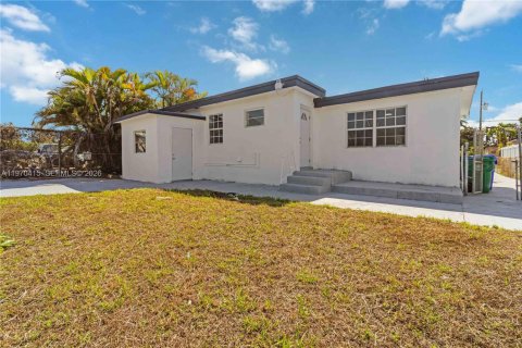Casa en venta en Miami, Florida, 3 dormitorios, 144.93 m2 № 2032546 - foto 27