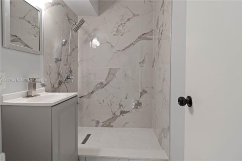 Casa en venta en Miami, Florida, 3 dormitorios, 144.93 m2 № 2032546 - foto 17