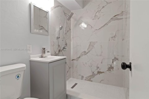 Casa en venta en Miami, Florida, 3 dormitorios, 144.93 m2 № 2032546 - foto 16