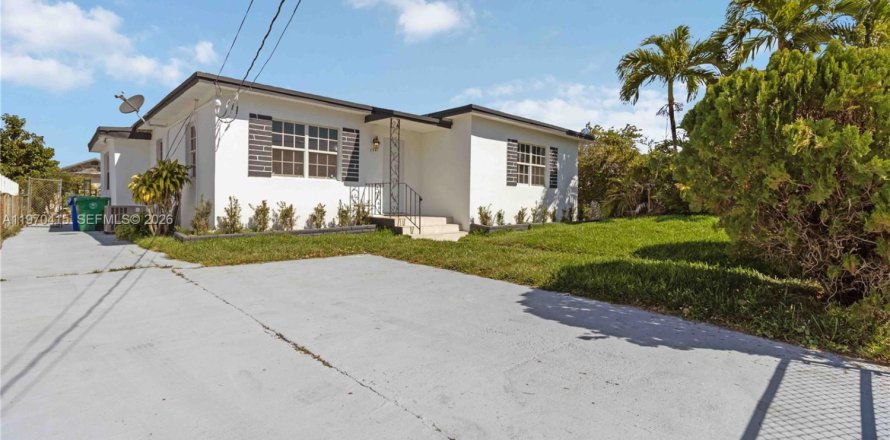Casa en Miami, Florida 3 dormitorios, 144.93 m2 № 2032546