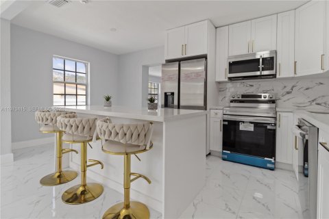 Casa en venta en Miami, Florida, 3 dormitorios, 144.93 m2 № 2032546 - foto 7