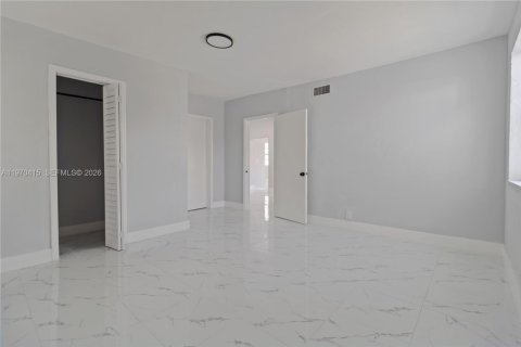 Casa en venta en Miami, Florida, 3 dormitorios, 144.93 m2 № 2032546 - foto 22