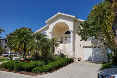 Villa ou maison à vendre à New Port Richey, Floride: 4 chambres, 257.71 m2 № 1737054 - photo 3