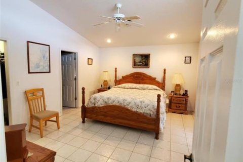 Villa ou maison à vendre à New Port Richey, Floride: 4 chambres, 257.71 m2 № 1737054 - photo 24