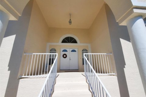 Villa ou maison à vendre à New Port Richey, Floride: 4 chambres, 257.71 m2 № 1737054 - photo 4