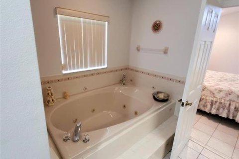 Villa ou maison à vendre à New Port Richey, Floride: 4 chambres, 257.71 m2 № 1737054 - photo 21