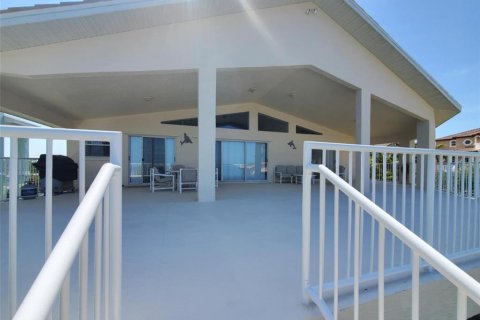 Villa ou maison à vendre à New Port Richey, Floride: 4 chambres, 257.71 m2 № 1737054 - photo 9