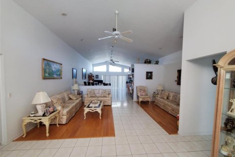 Villa ou maison à vendre à New Port Richey, Floride: 4 chambres, 257.71 m2 № 1737054 - photo 25
