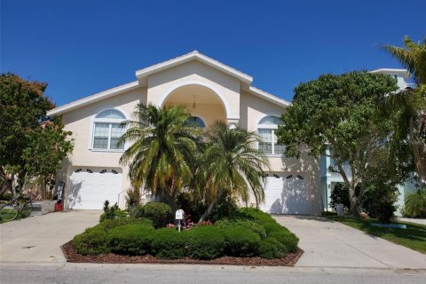 Villa ou maison à vendre à New Port Richey, Floride: 4 chambres, 257.71 m2 № 1737054 - photo 1