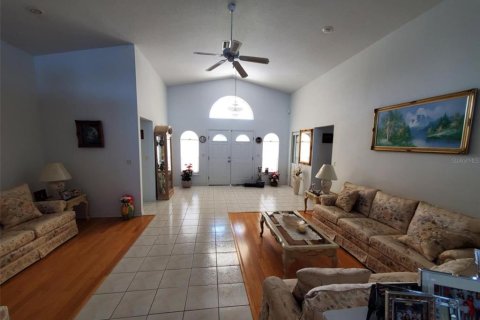 Villa ou maison à vendre à New Port Richey, Floride: 4 chambres, 257.71 m2 № 1737054 - photo 12