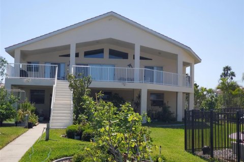 Villa ou maison à vendre à New Port Richey, Floride: 4 chambres, 257.71 m2 № 1737054 - photo 10