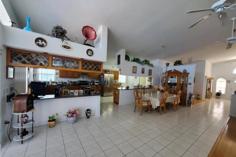 Villa ou maison à vendre à New Port Richey, Floride: 4 chambres, 257.71 m2 № 1737054 - photo 15