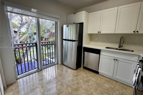 Condo in Miami, Florida, 2 bedrooms  № 2040298