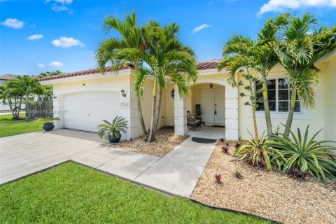 Casa en venta en Homestead, Florida, 4 dormitorios, 180.42 m2 № 1947408 - foto 28