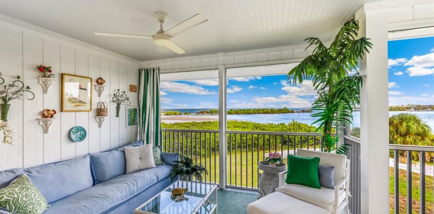 Condominio en Boca Grande, Florida, 2 dormitorios № 2425217