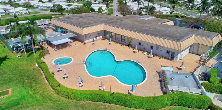 Casa en Boynton Beach, Florida 3 dormitorios, 149.39 m2 № 1174747