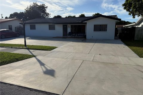 Villa ou maison à Miami, Floride 5 chambres, 234.95 m2 № 2060018