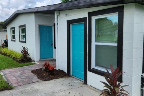 House in Orlando, Florida 4 bedrooms, 106.28 sq.m. № 1362097 - photo 2