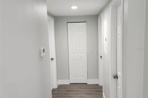 House in Orlando, Florida 4 bedrooms, 106.28 sq.m. № 1362097 - photo 9