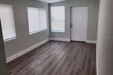 House in Orlando, Florida 4 bedrooms, 106.28 sq.m. № 1362097 - photo 3