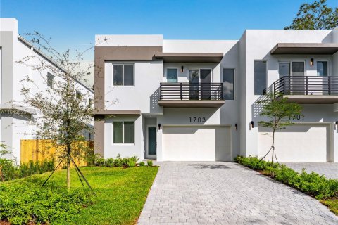 Townhouse in Fort Lauderdale, Florida 4 bedrooms, 233 sq.m. № 2000999 - photo 16